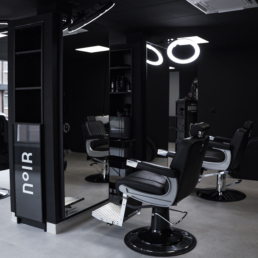Praktijkvoorbeeld van barbertechnieken bij Noir Barber Academy